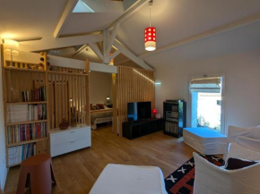 Location saisonnière avec terrasse privée, WIFI, animaux admis, recharge électrique à Rivières - FR-1-653-275